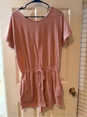 HEIMISH USA Ribbed Short Sleeve Romper in Blush Pink